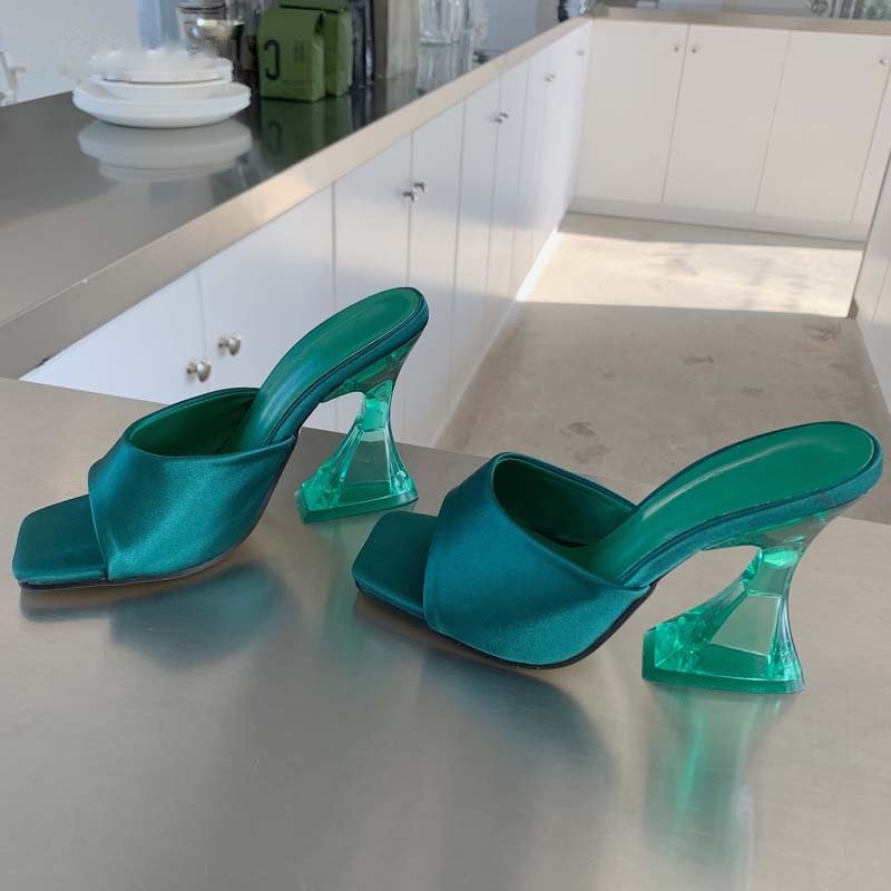 Valenzora | Whenever you act like Pump Sandals