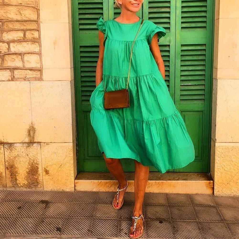 Kurzes Midikleid mit ausgestelltem Rock