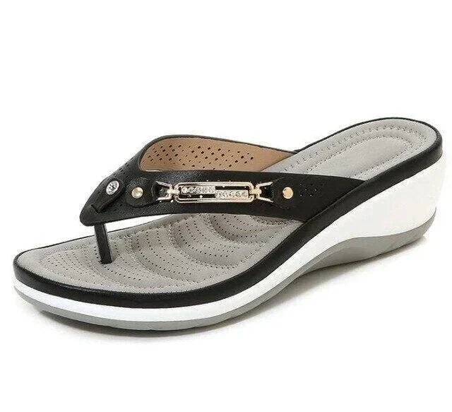 Valenzora | Softly padded flip-flop sandals