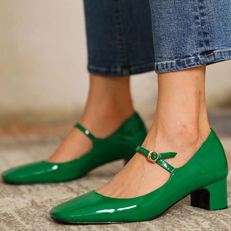Valenzora | Shoes with shiny block heels