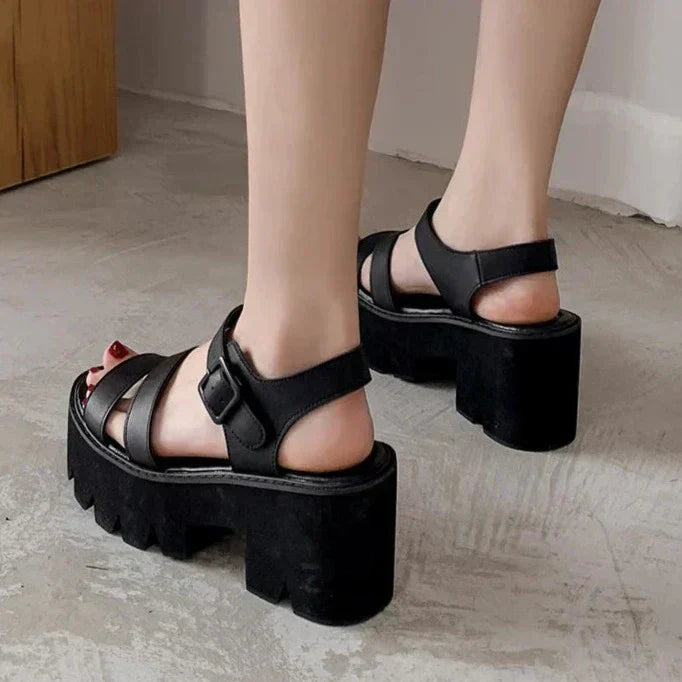 Valenzora | Black Platform Chunky Sandals