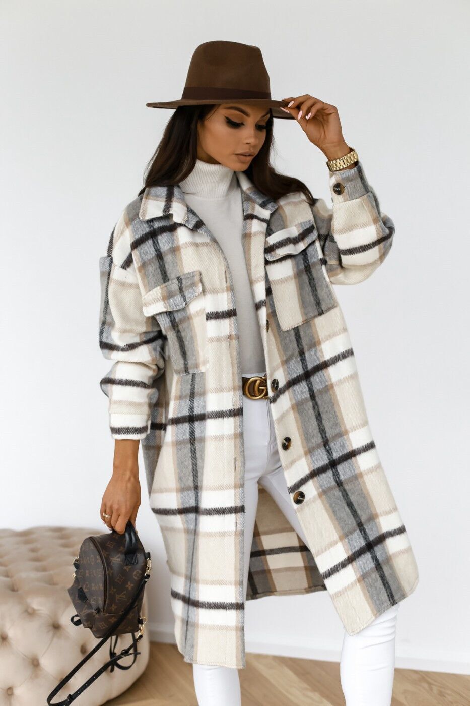 Stylish long-sleeved coat