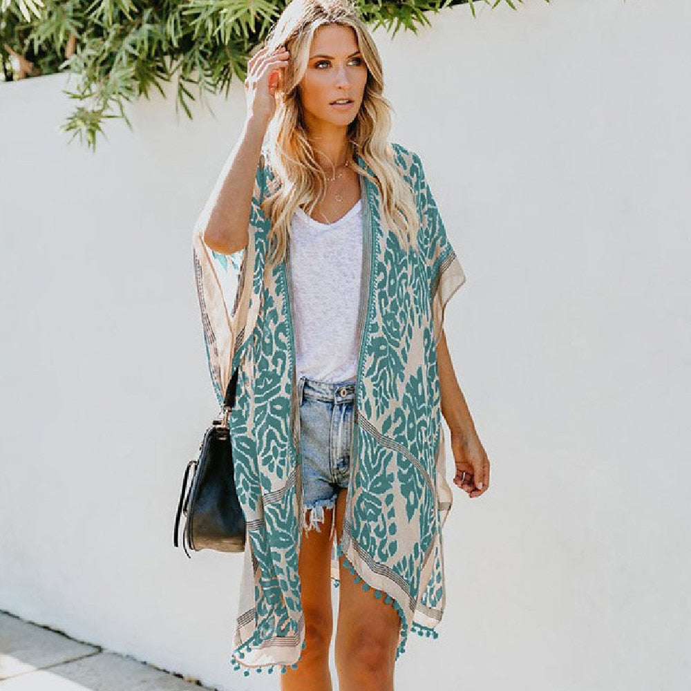 Valenzora | Bohemian kimono with leaf print and fringe detail