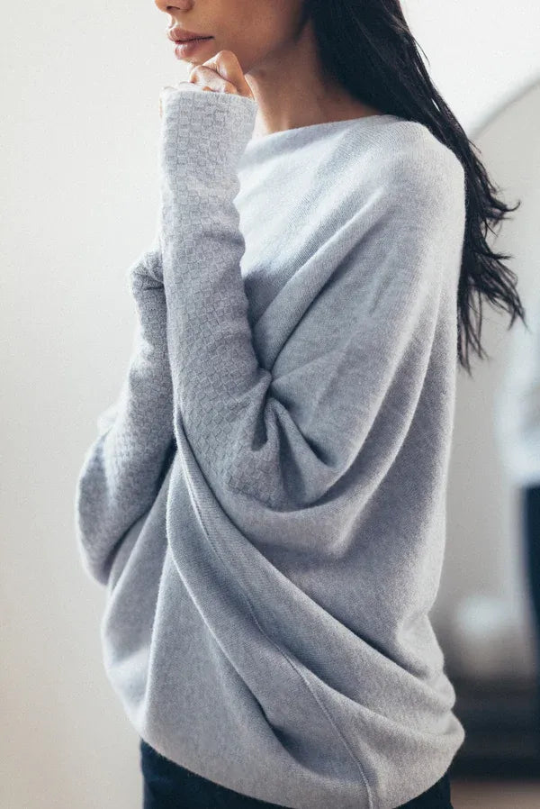 Valenzora | Asymmetrischer Damenpullover mit eleganter Drapierung