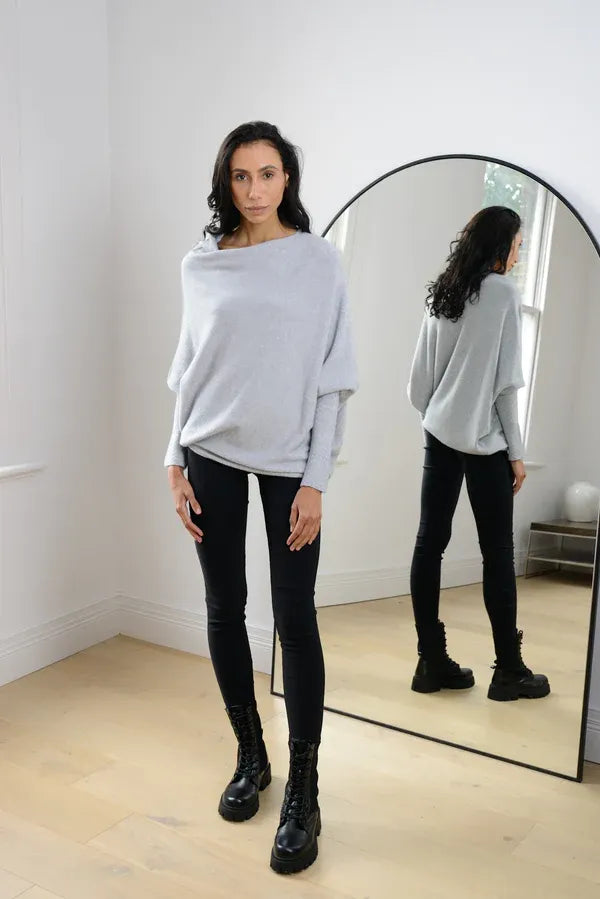 Valenzora | Asymmetrischer Damenpullover mit eleganter Drapierung