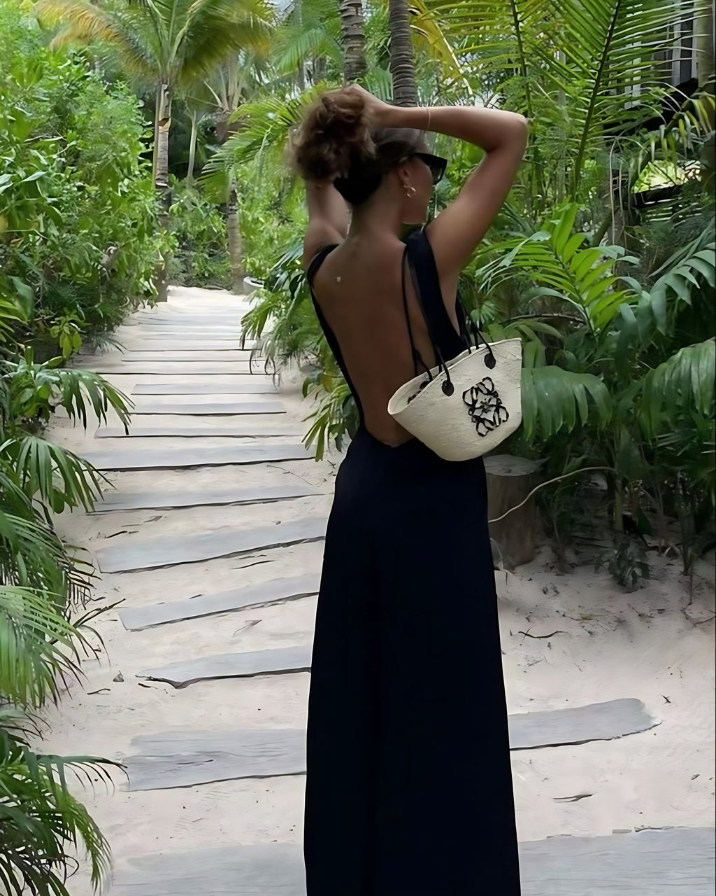 Valenzora | Straw bag with details