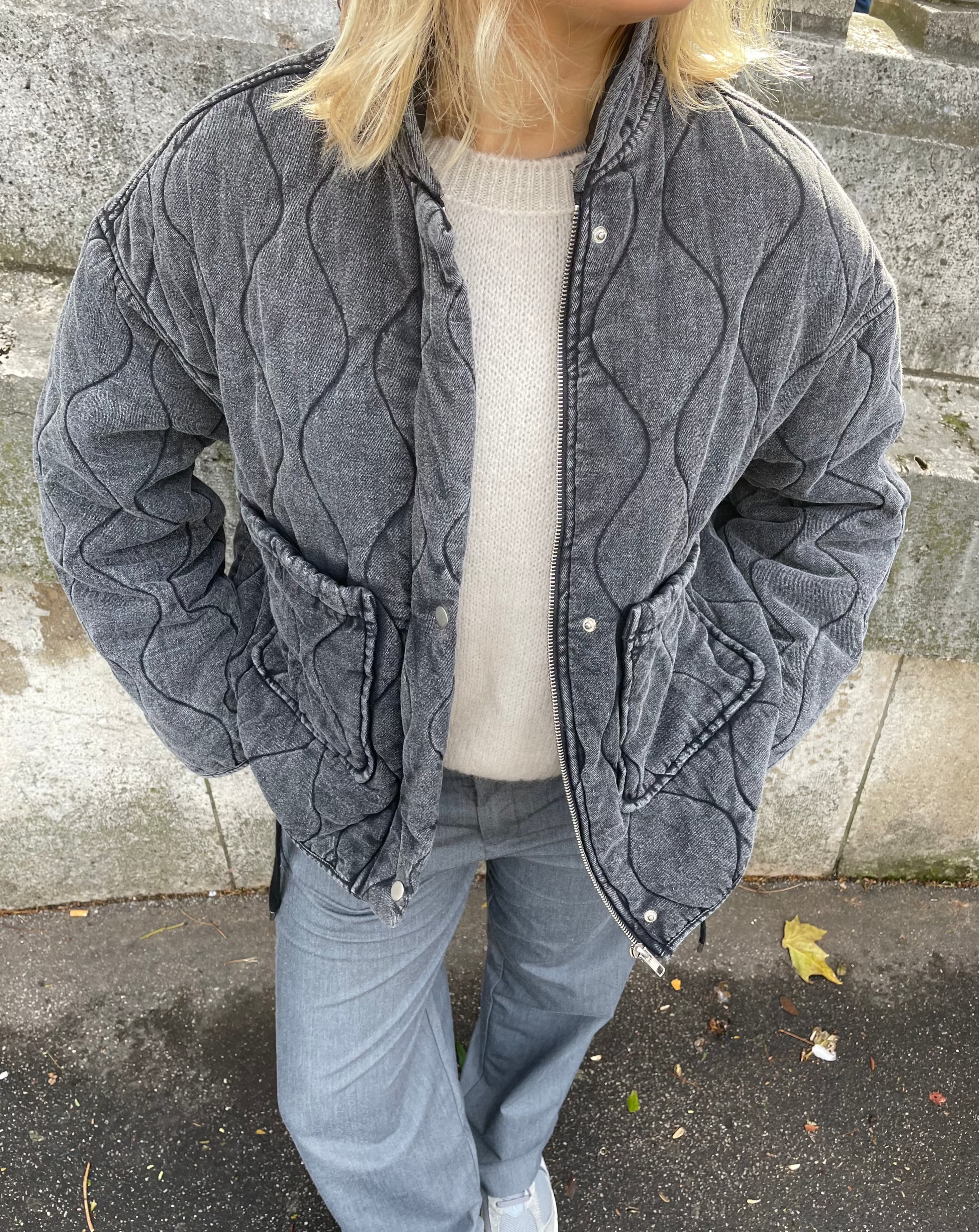 Valenzora | Must-Have Grey Jacket with Large Pockets