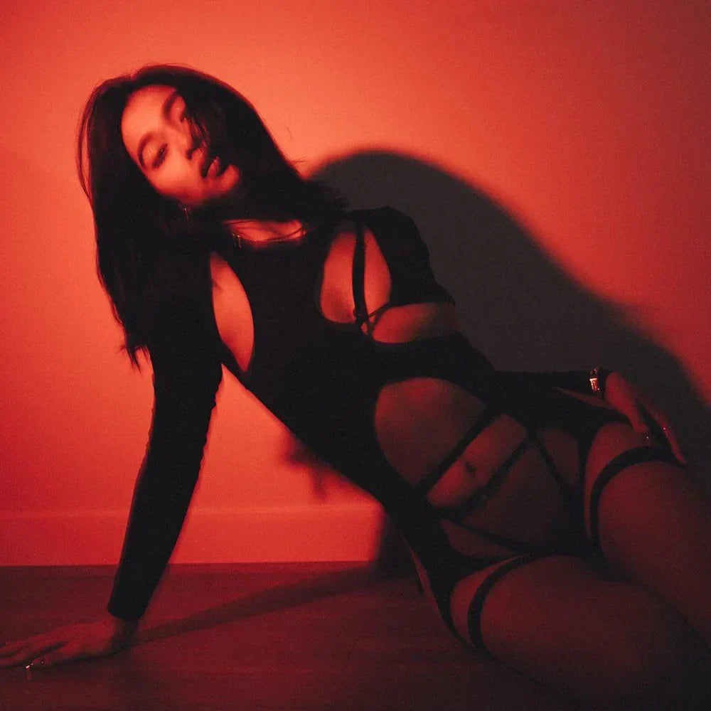 Valenzora | Sexy Cut-Out Body mit langen Ärmeln