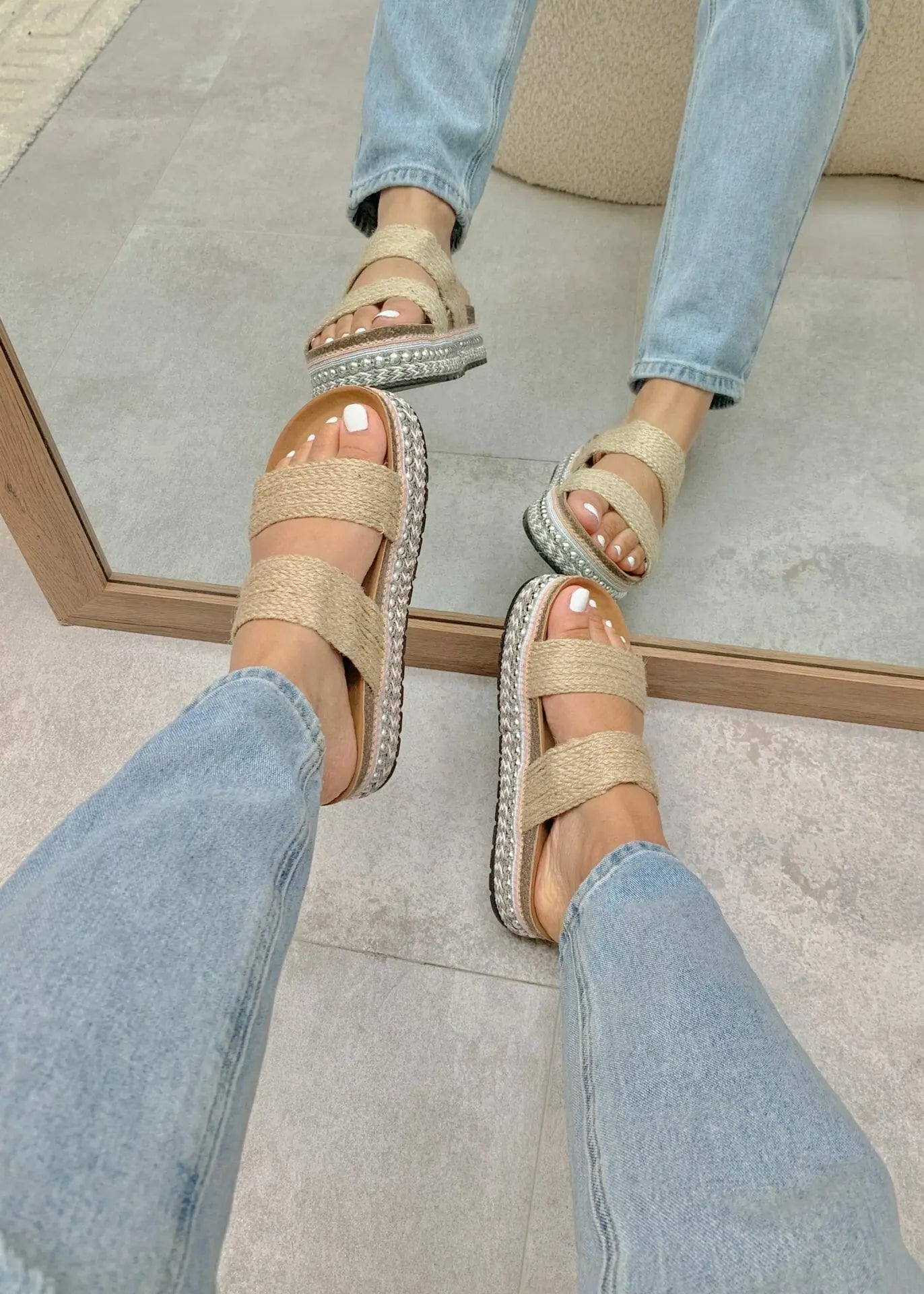 Valenzora | Elegant Slides