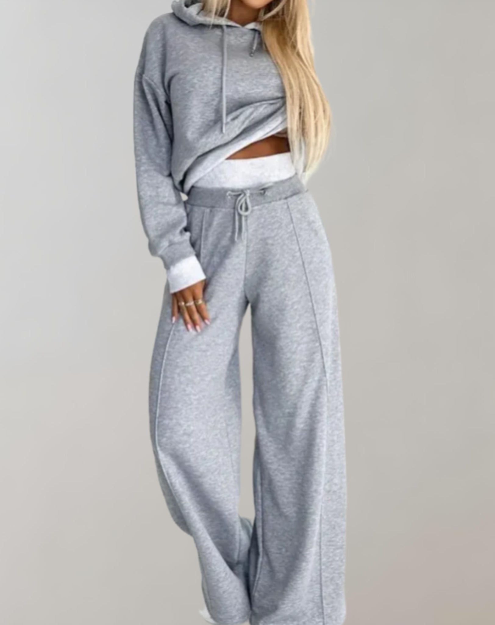 Valenzora | 2-Piece Set with a Two-Tone Hoodie and Wide-Leg Trousers for Women