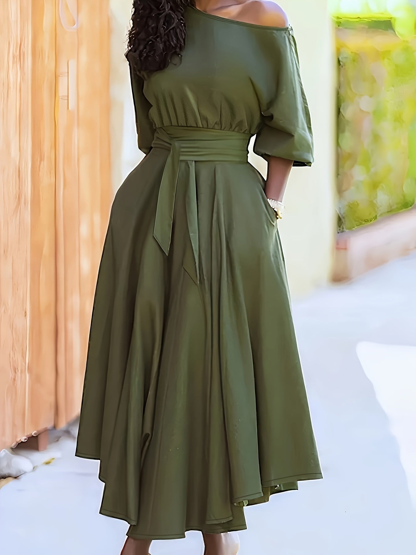 Valenzora | Carmen-Midikleid mit Gürtel und asymmetrischem Saum