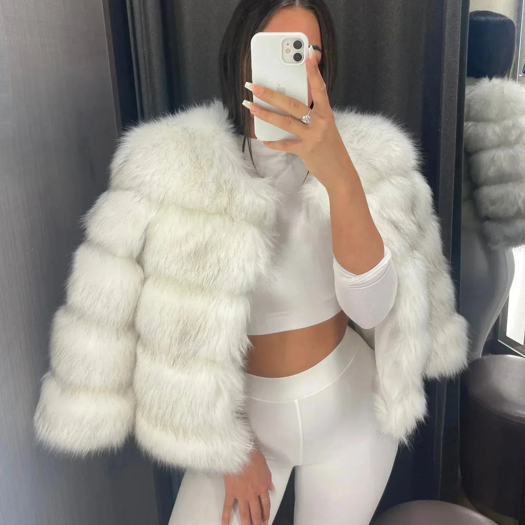 Valenzora | Warme, kurze, flauschige Kunstpelzjacke für Damen