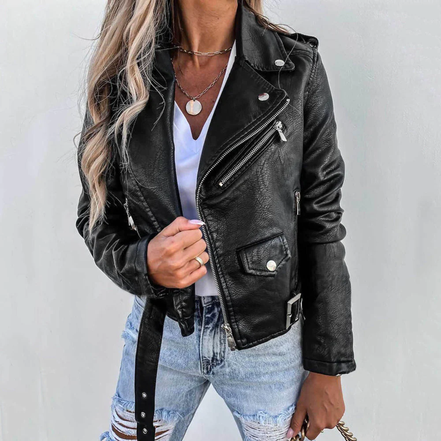 Valenzora Fitted Leather Jacket for Women | Perfect for Casual Days