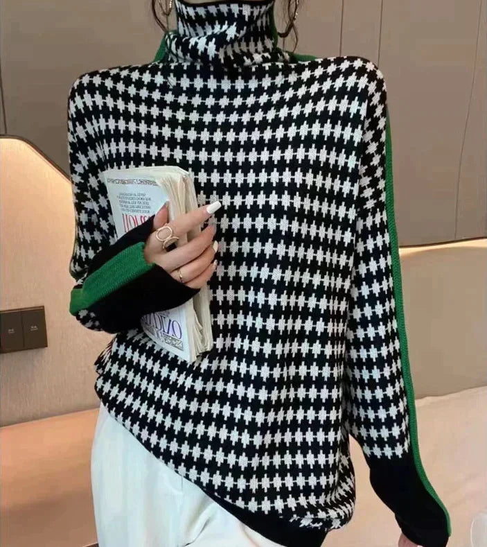 Valenzora | Elegant sweater with black and white checkered pattern