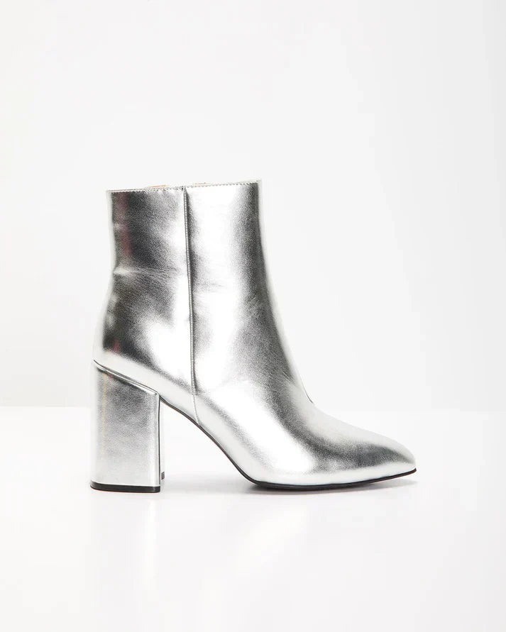 Valenzora | Silberfarbene Metallic-Stiefeletten mit Blockabsatz für einen gewagten und trendigen Look