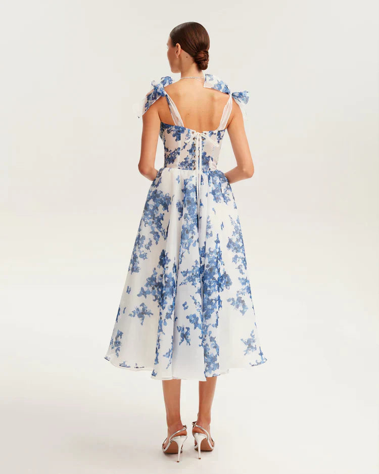 Valenzora | Blue organza midi dress with hydrangea pattern