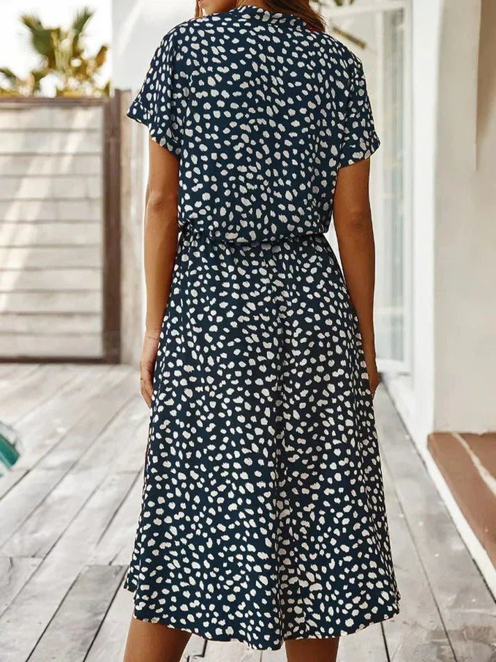 Valenzora - Elegant short-sleeved shirt dress with polka dots and drawstring waist