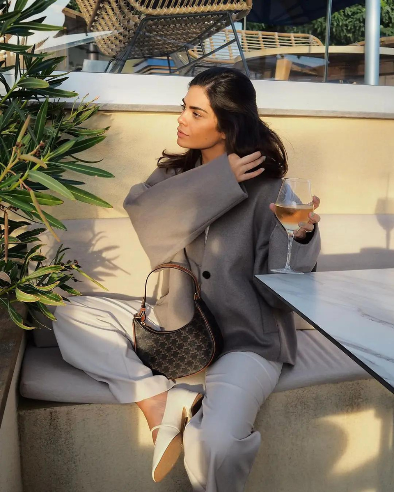 Valenzora - Women's oversized cropped jacket with wide-leg trousers