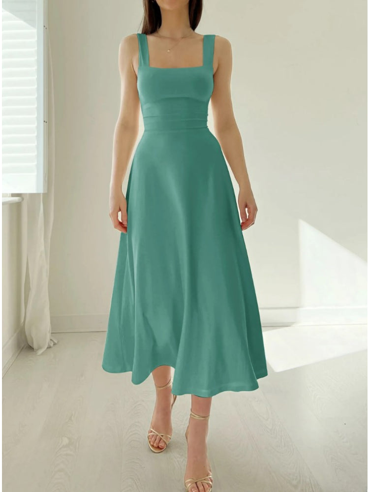Enganliegendes sommerliches Minikleid
