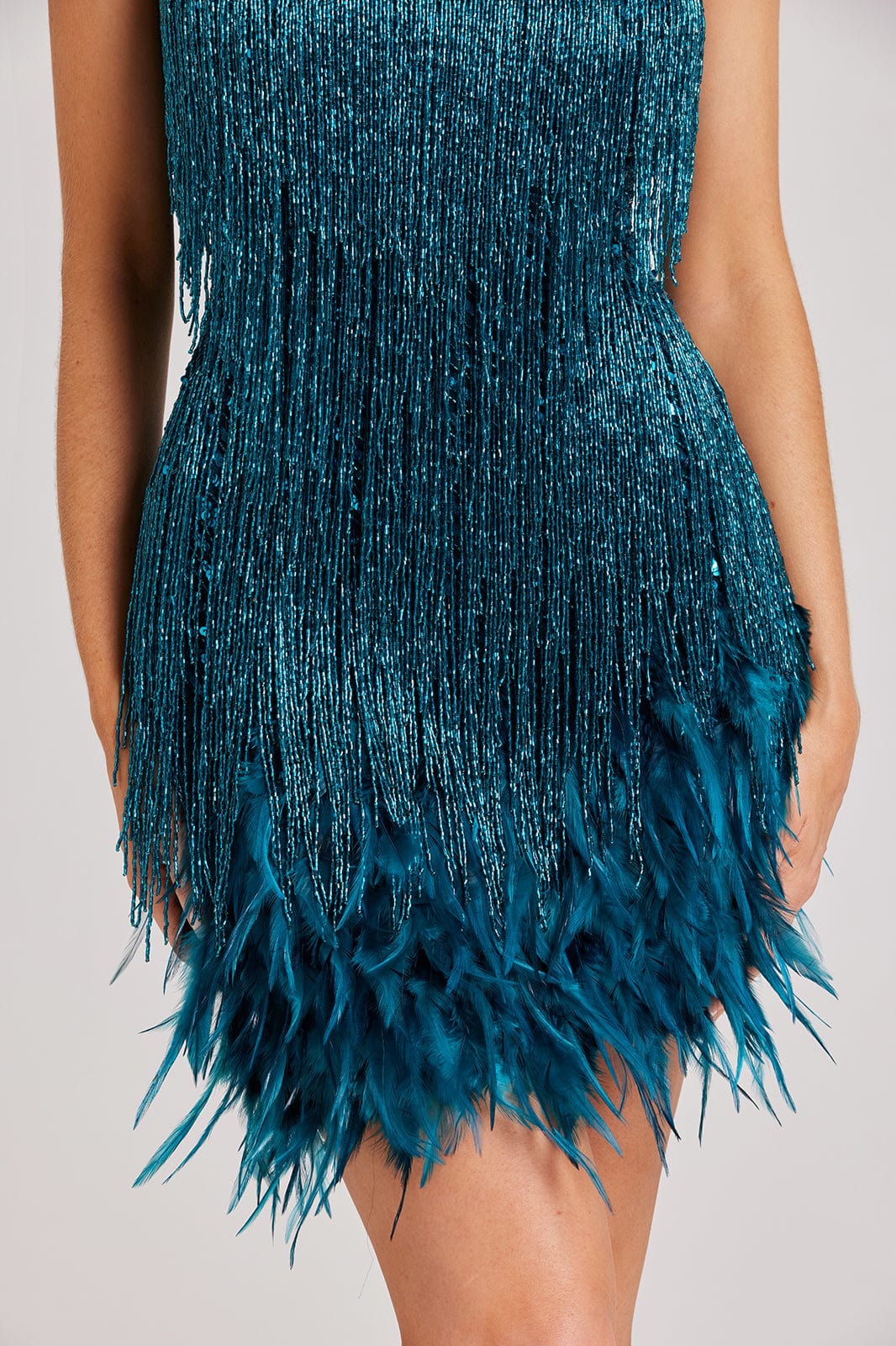 Valenzora | Dress with sequins and feathers
