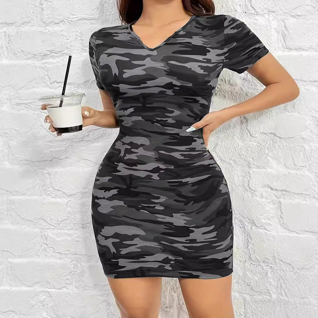 Damen Kurzarmkleid im angesagten Camouflage-Stil mit figurbetontem Schnitt und V-Ausschnitt, Größe [size]