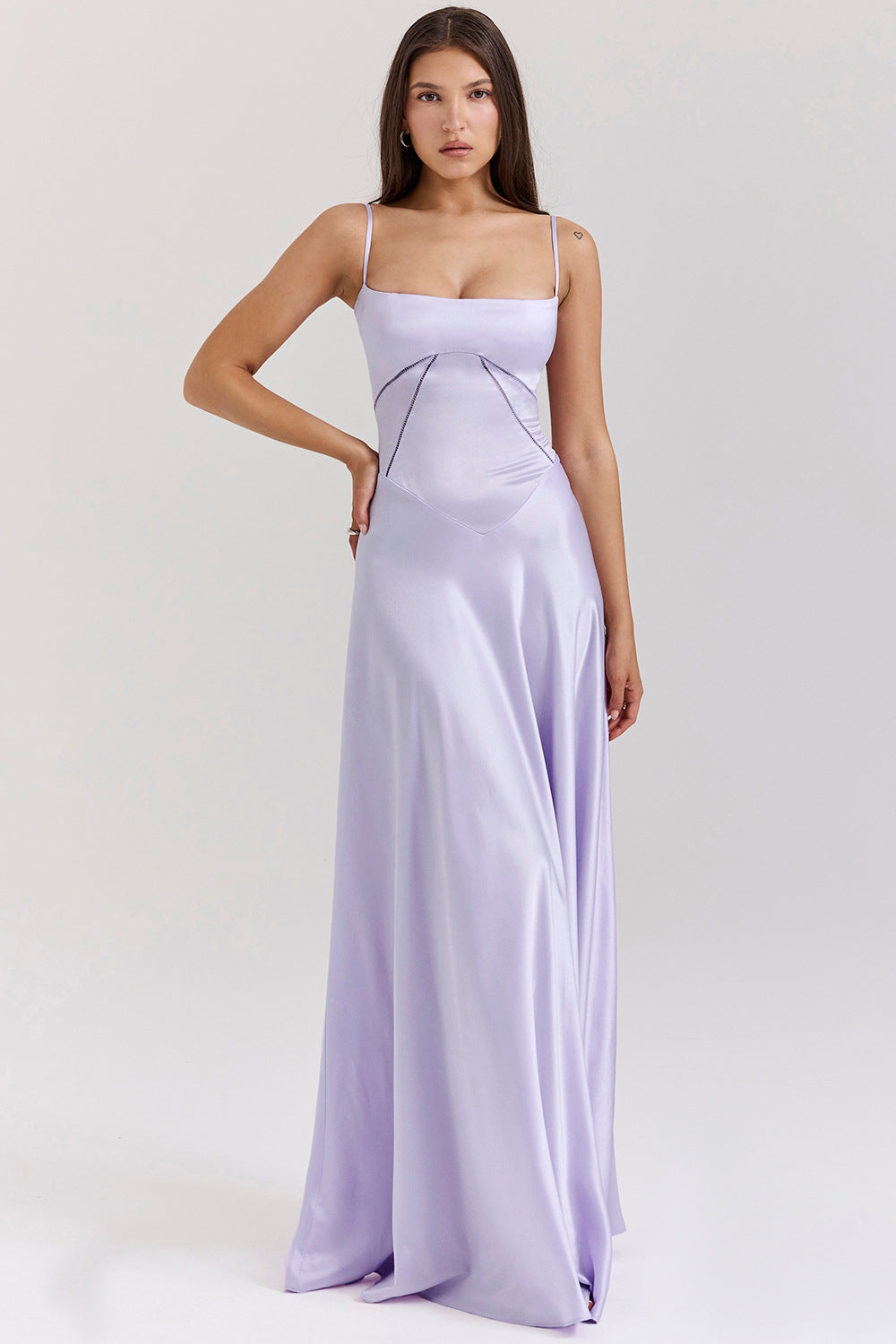 Valenzora | Abendkleid, Satin-Glanz, Spaghettiträger, rückenfrei, schmal geschnitten, elegantes Kleid