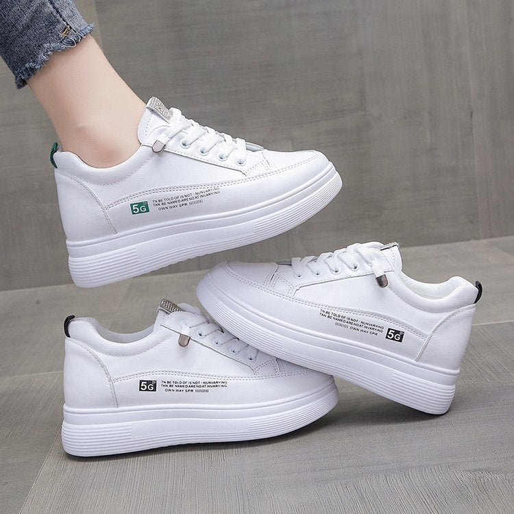 Sportliche Damen-Sneaker mit rutschfester Sohle und modernem Design, Größe S