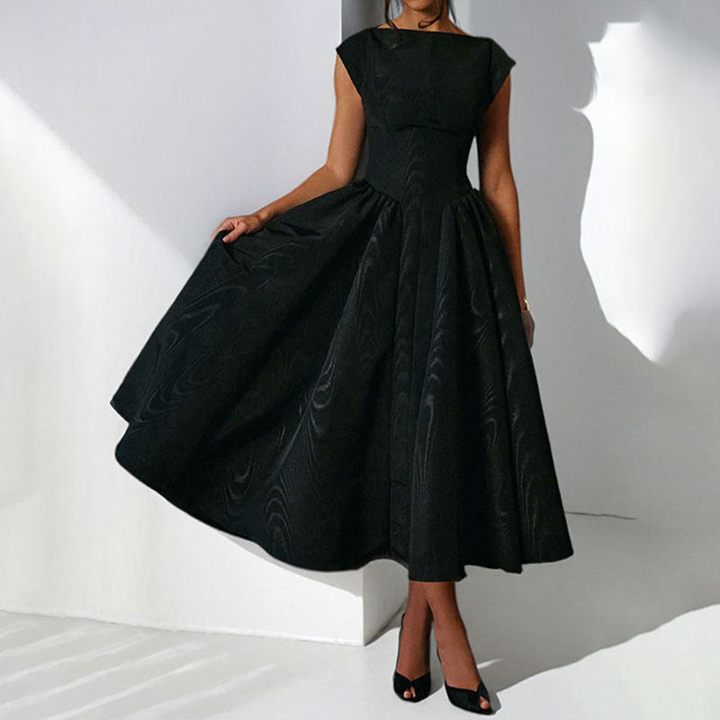 Women's evening dress with an elegant cut and flowing skirt, size