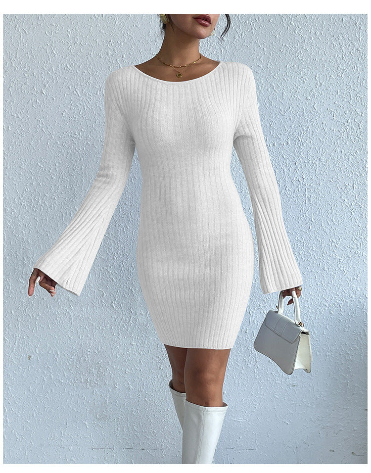 Valenzora | Long-sleeved trumpet sleeve open back knit dress