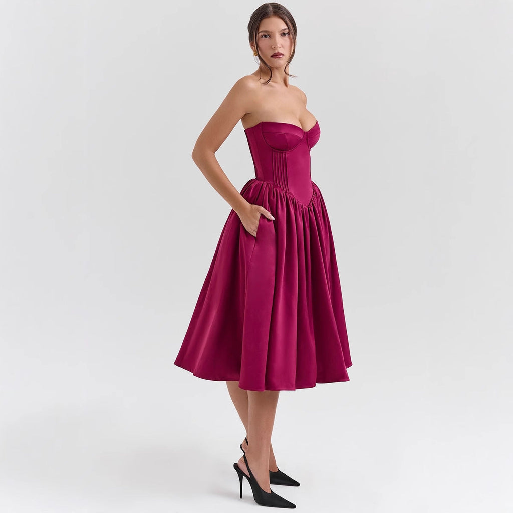 Women's evening dress with strapless design and voluminous skirt, size