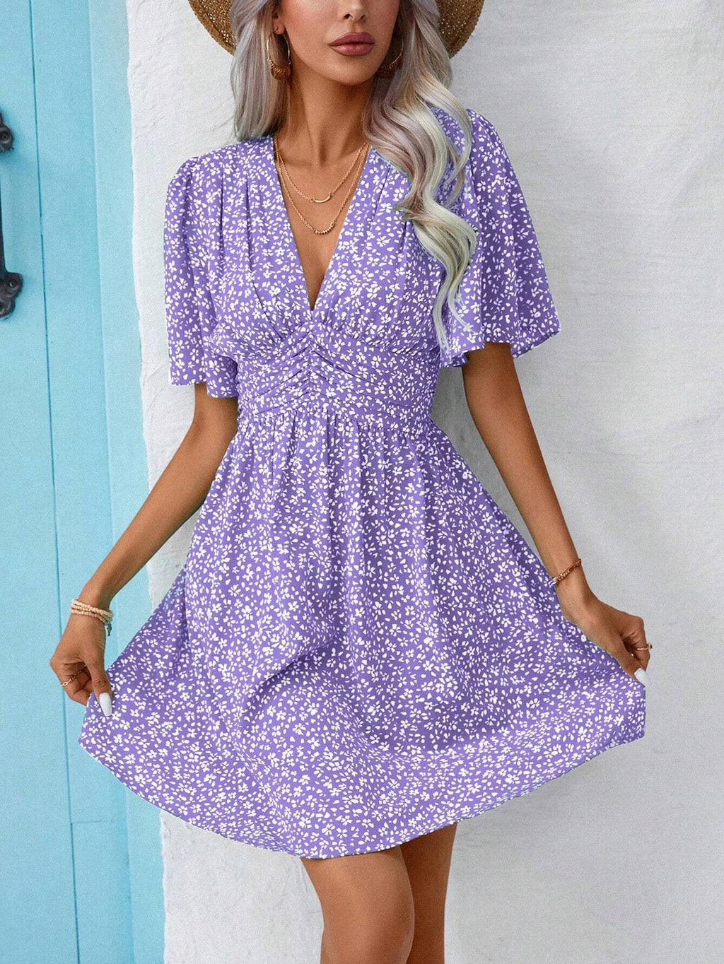 Women's floral pattern dress with V-neck and short sleeves, size