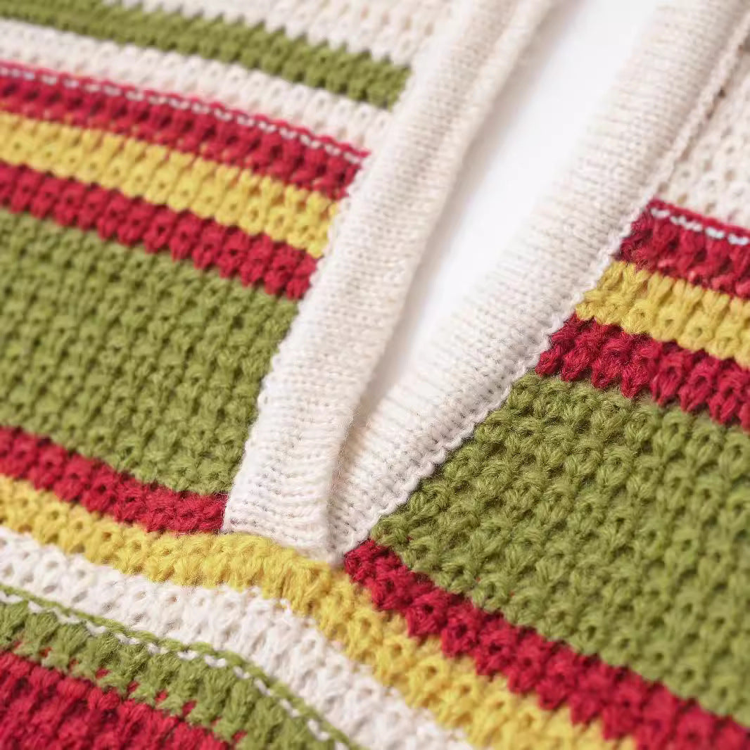 Damen-Strickkleid mit tiefem V-Ausschnitt und breitem Kragen, Größe