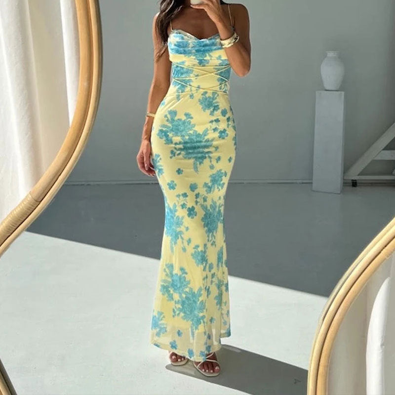 Valenzora | Taillenbedeckendes, schlankes, hüftumspielendes Trägerkleid