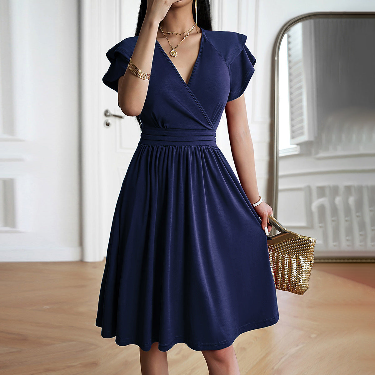Valenzora | Simple and elegant dress