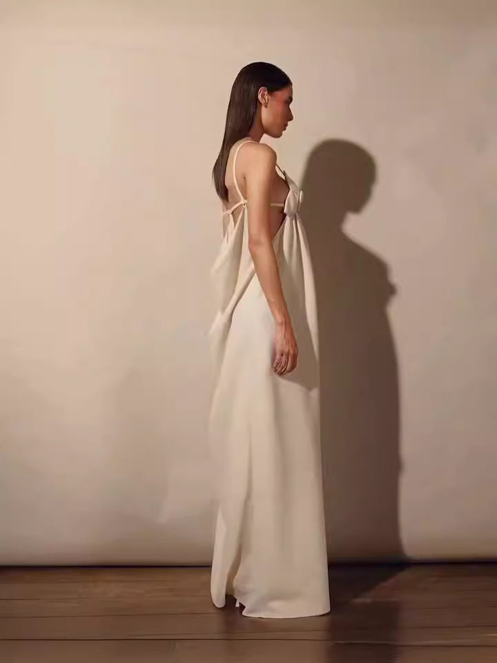 Valenzora | Maxikleid mit V-Ausschnitt und hohem Blumenschlitz