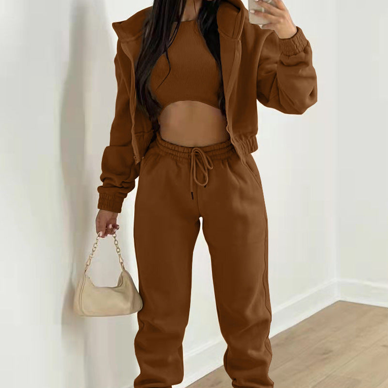 Women's sporty two-piece set with short top and casual jogging pants, size