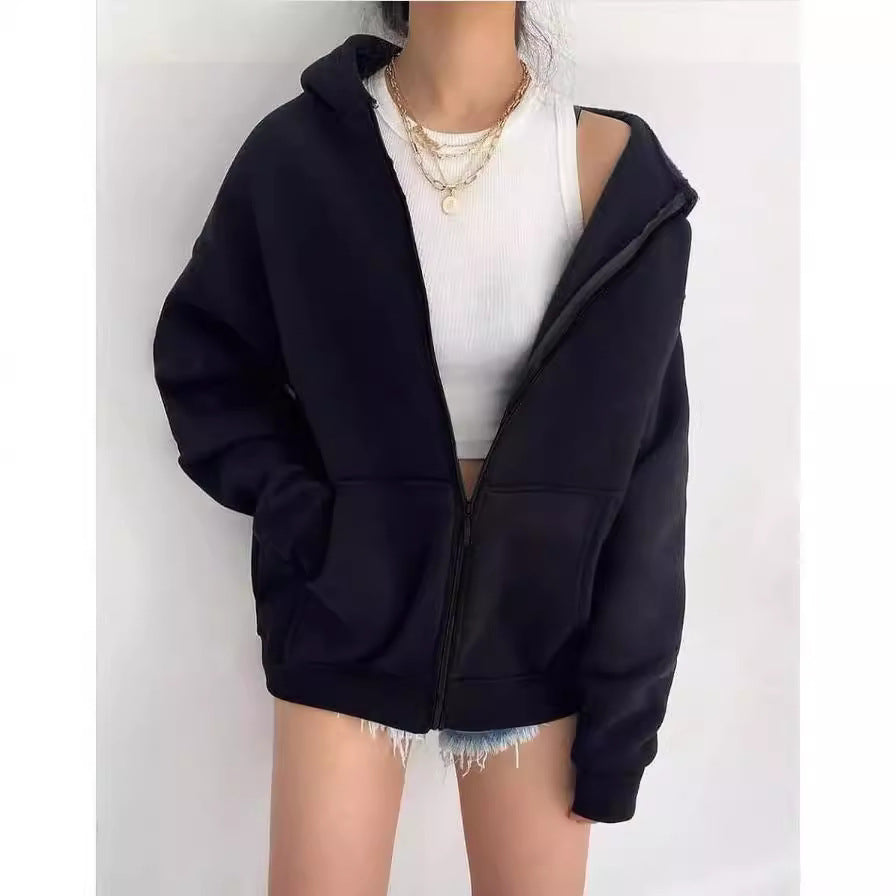 Women's oversized hoodie with zipper and practical pockets, size