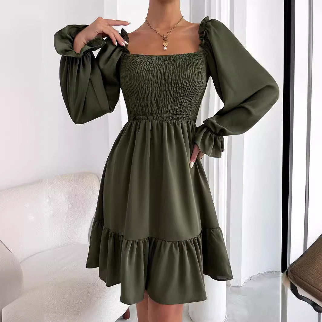Tailliertes Mini-Damenkleid mit voluminösen Rüschenärmeln und eckigem Ausschnitt, Größe S