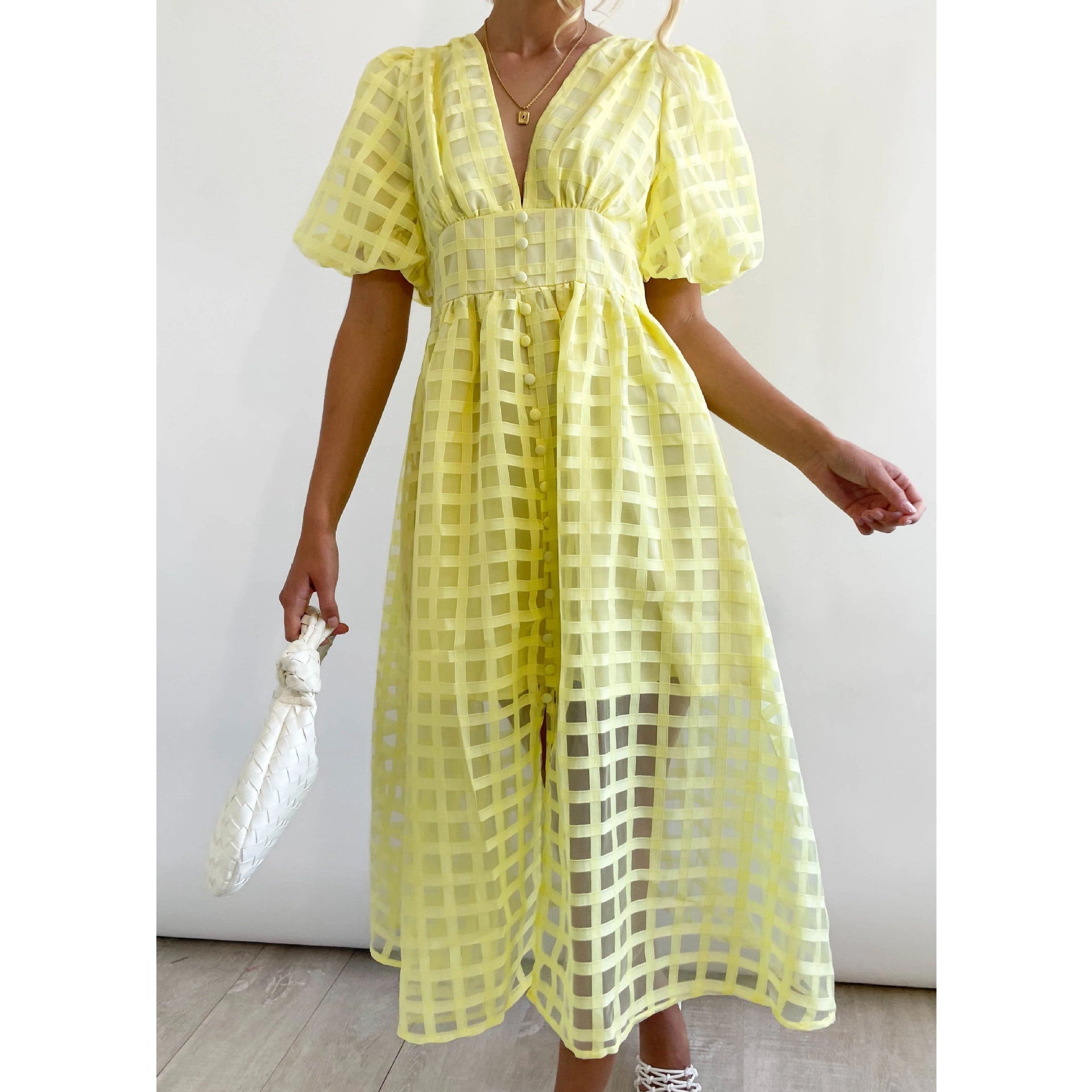 Valenzora | Midi dress with puff sleeves
