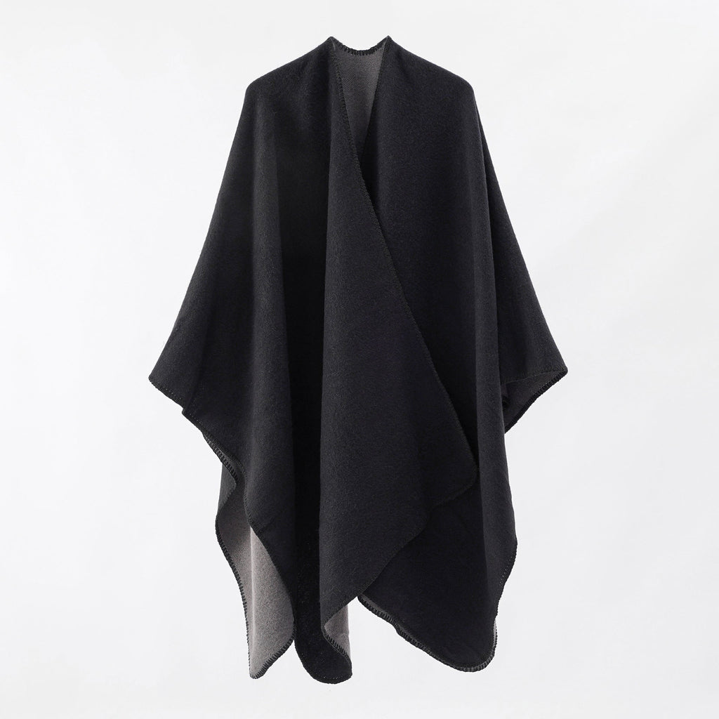 Damen Strickponcho mit asymmetrischem Schnitt und hohem Wärmerückhalt, Größe