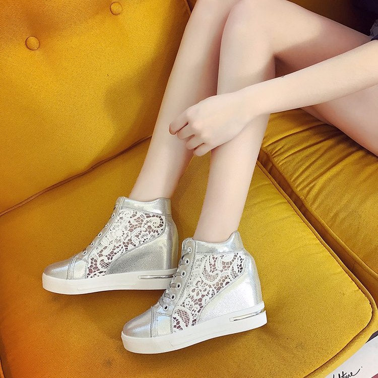 Damen-Keil-Sneaker mit modischer Spitzendetail und lässigem Metallic-Finish, Größe Valenzora