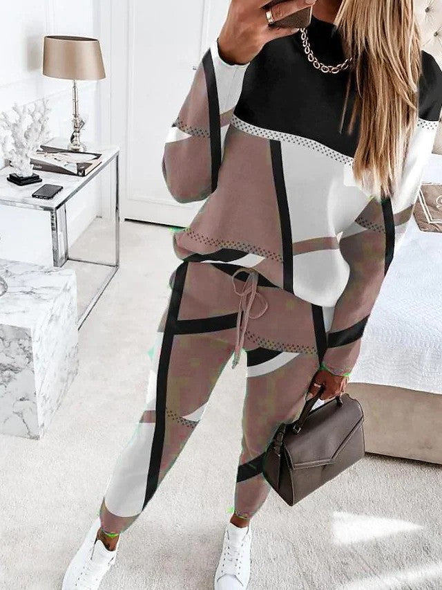 Women's fashionable sports set with graphic pattern and elastic waistband, size S