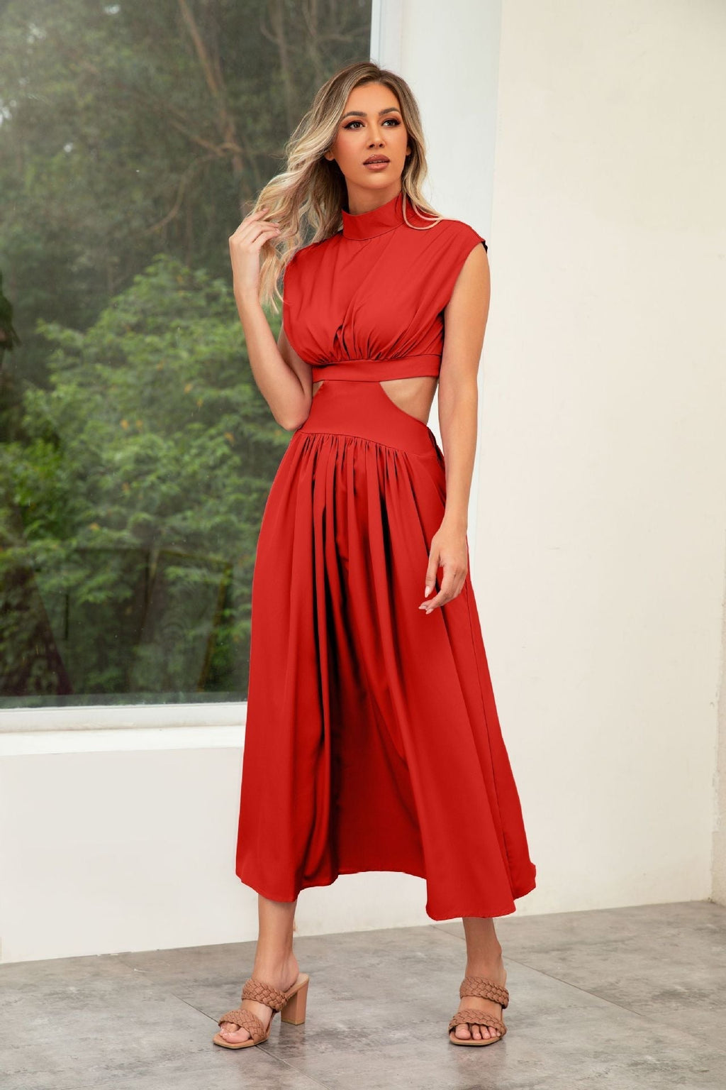 Damen-Cut-Out-Sommerkleid mit hohem Kragen, Größe