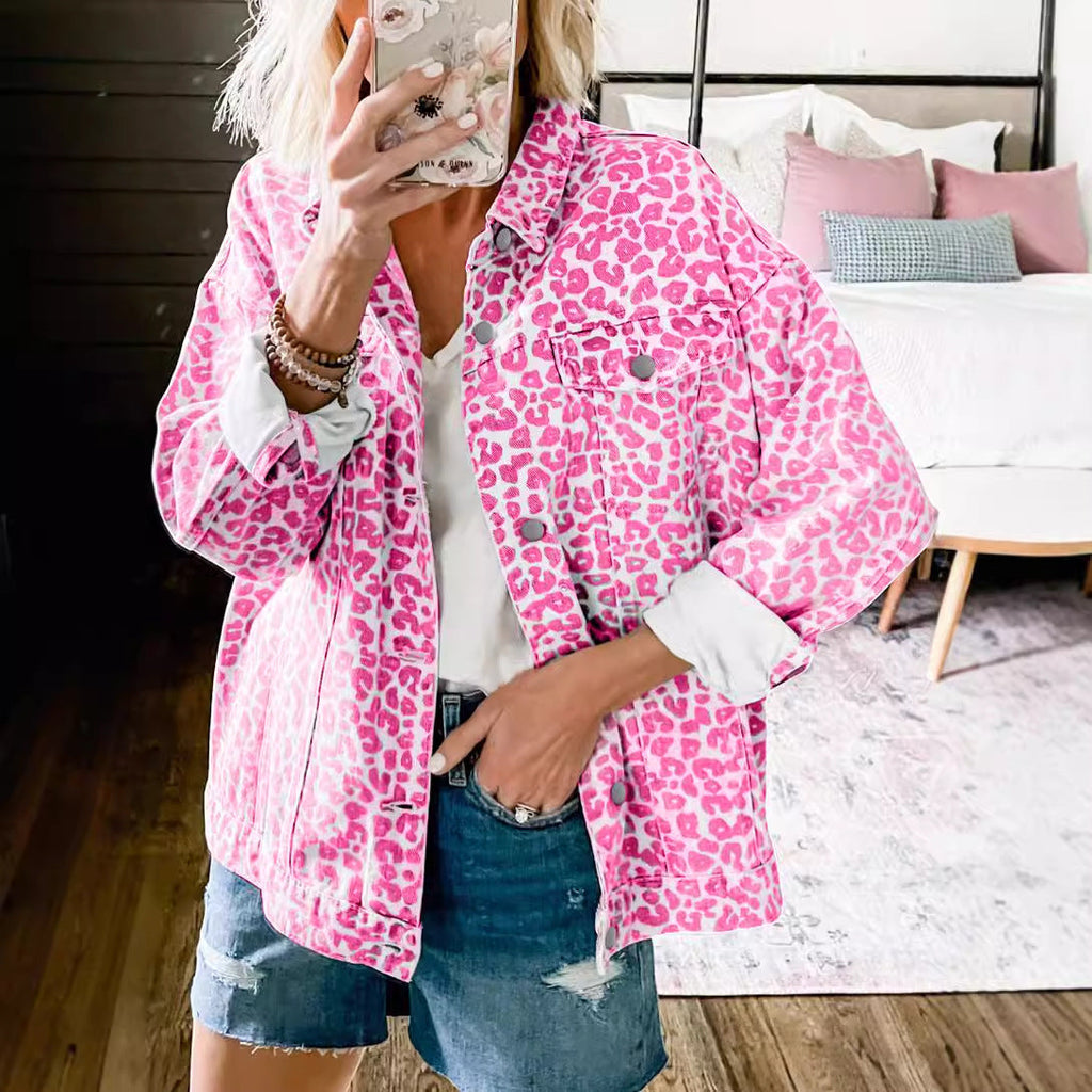 Damen-Jeansjacke im trendigen Leoparden-Print-Design mit entspannter Passform und modischen Details, Größe S