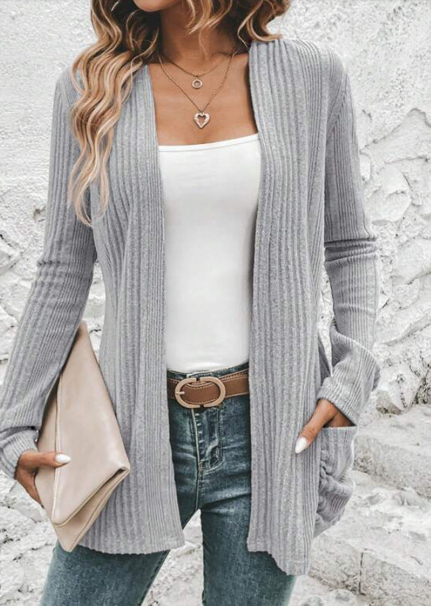 Feinstrick-Cardigan für Damen mit tiefem V-Ausschnitt und praktischen Taschen, Größe