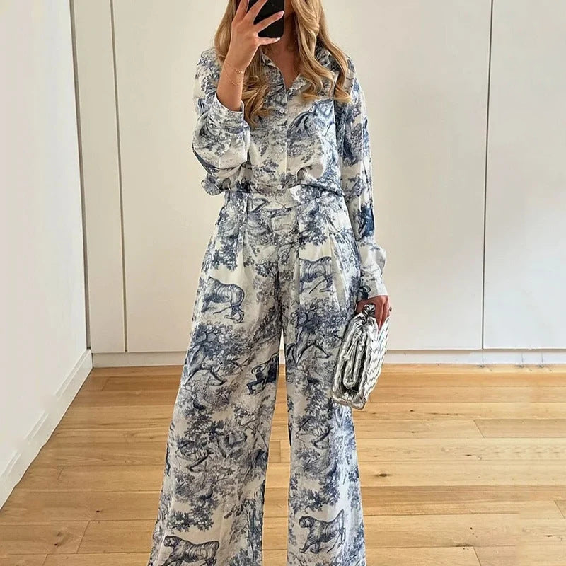 Women's elegant and comfortable two-piece set with artistic print, size S