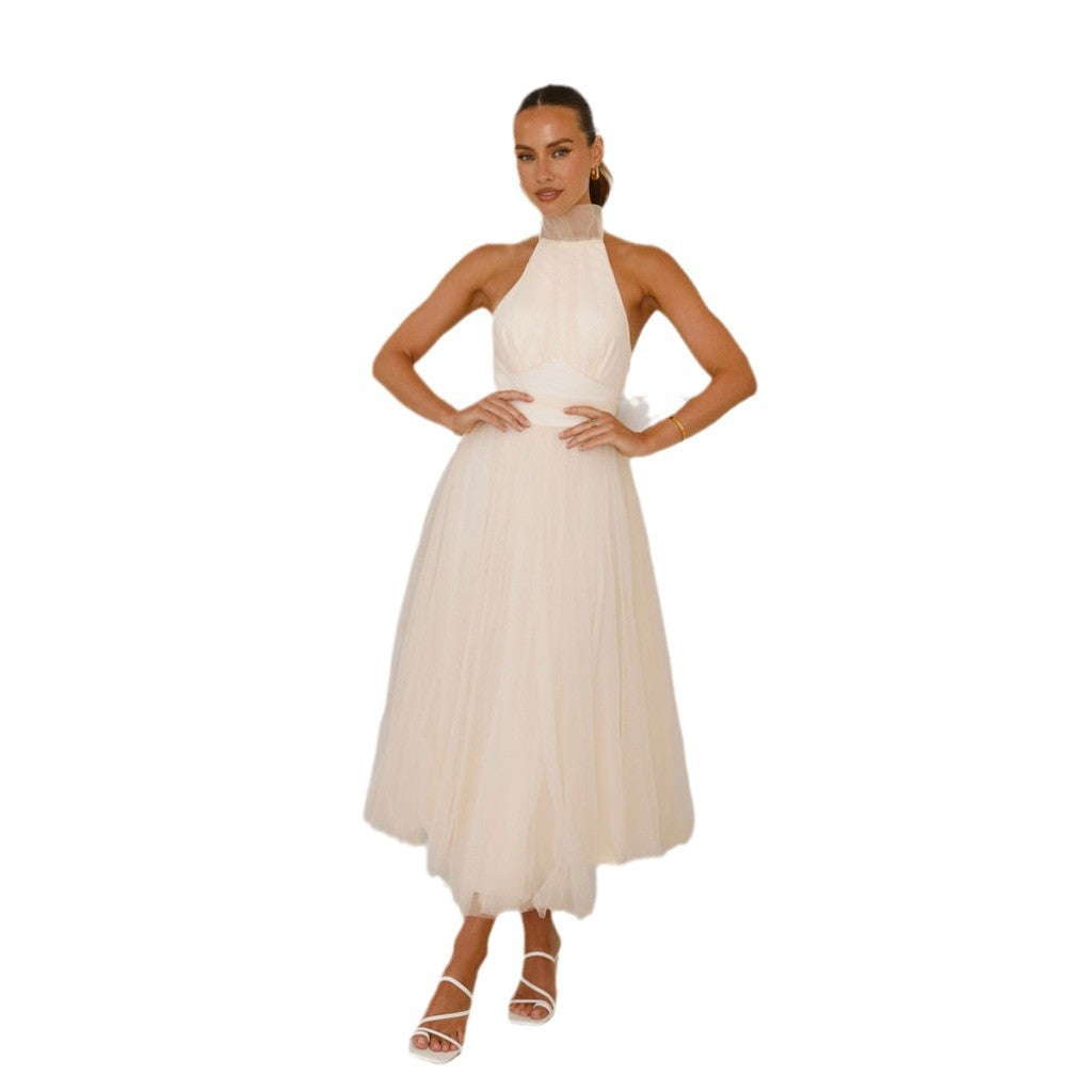 Elegantes Brautkleid für Damen mit fließendem Tüllrock und Neckholder-Design, Größe S