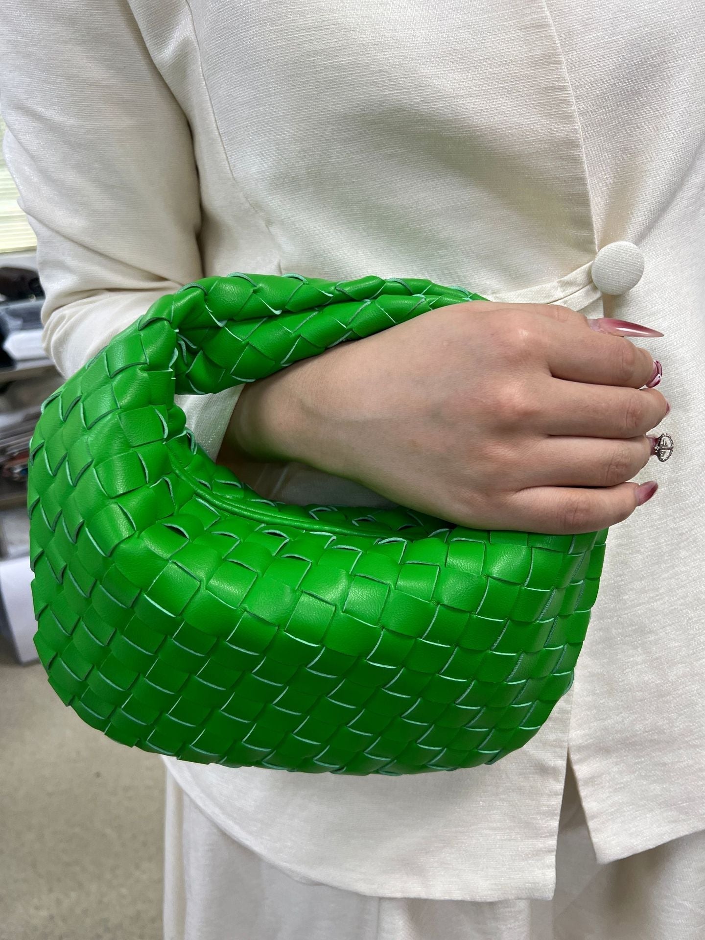 Valenzora | Lässiges und entspanntes Taschendesign