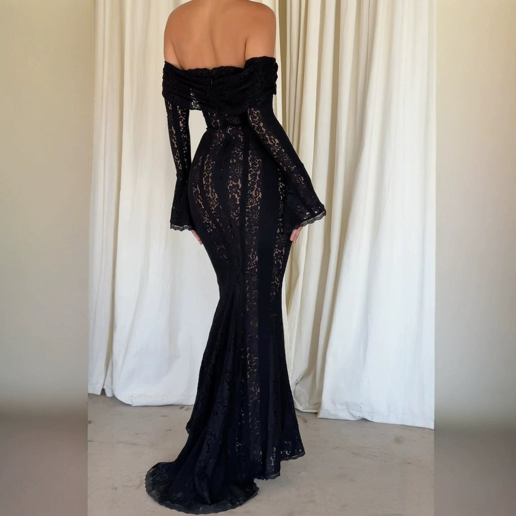 Valenzora | Enganliegendes Taillenkleid mit ausgestellten Ärmeln