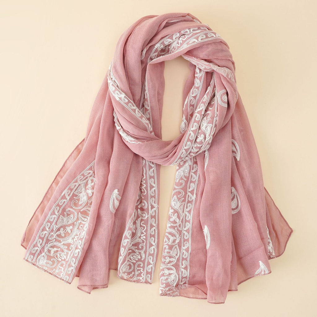 Eleganter Damenschal aus hochwertigem Chiffon mit zarter Stickerei, Größe [Größe fehlt]